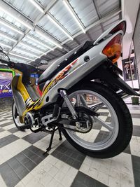 Harga Jual Yamaha F1ZR Tembus Puluhan Juta Rupiah Halaman all  Kompascom